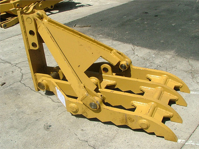 FIATALLIS FX140 Photo
