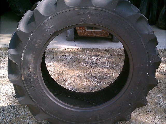 FARM TIRE 14.9X28 SAT II Photo