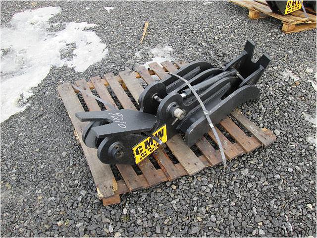 EXCAVATORS / BACKHOE Photo