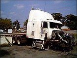 FREIGHTLINER FLD120 Photo #2