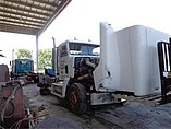 FREIGHTLINER FLD120 Photo #2