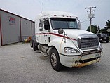 FREIGHTLINER COLUMBIA 120 Photo #2