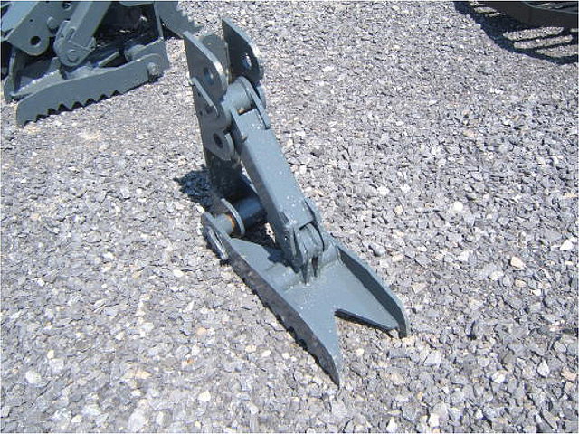 EXCAVATORS / BACKHOE
