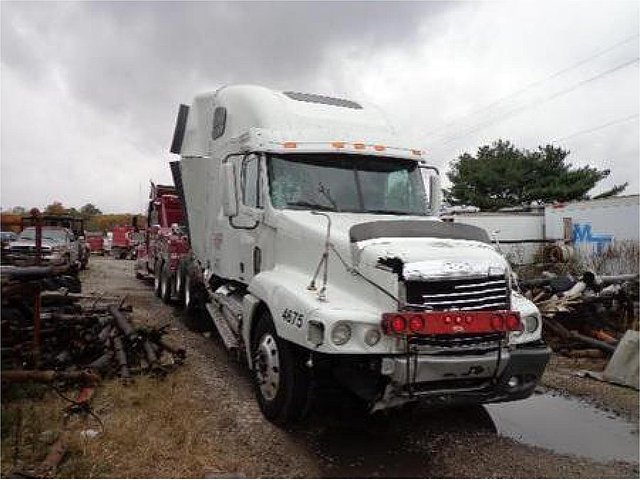 FREIGHTLINER C120-CENTURY Photo