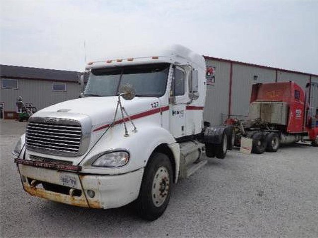 FREIGHTLINER COLUMBIA 120 Photo