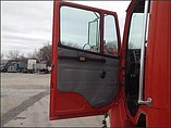 FREIGHTLINER FL70 Photo #12