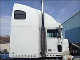 FREIGHTLINER FLD120 Photo #3