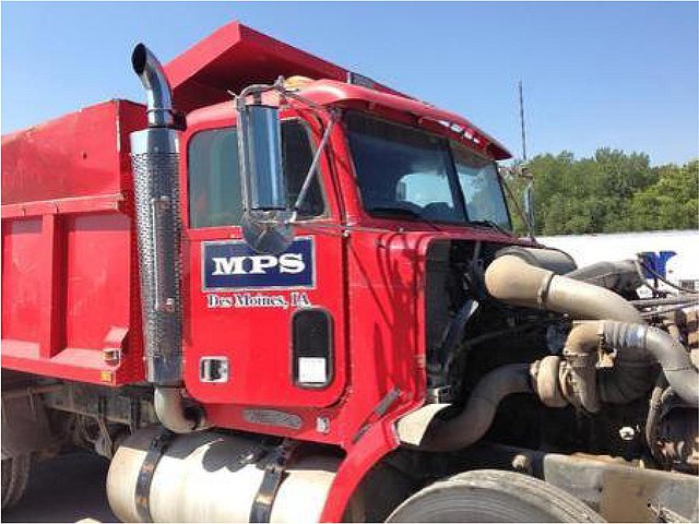 FREIGHTLINER FLD120SD Photo
