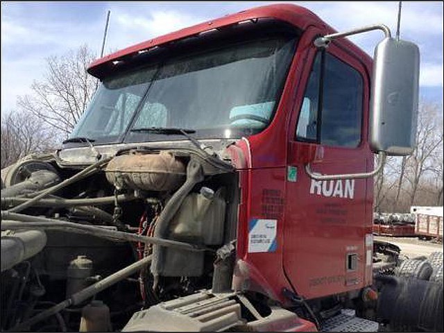 FREIGHTLINER COLUMBIA 120 Photo