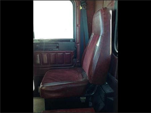 FREIGHTLINER FLD120 Photo