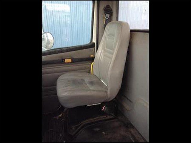 FREIGHTLINER FL80 Photo