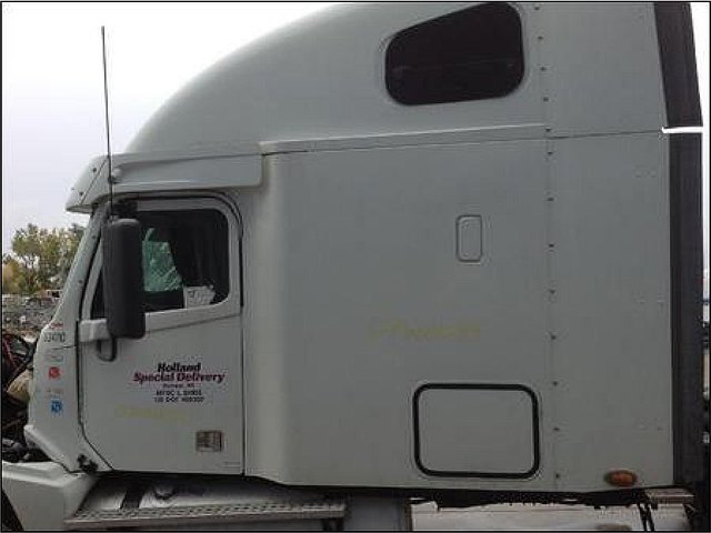 FREIGHTLINER COLUMBIA 120 Photo