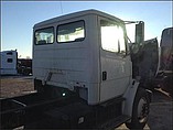 FREIGHTLINER FL70 Photo #3
