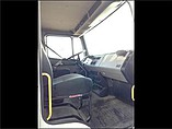 FREIGHTLINER FL70 Photo #7