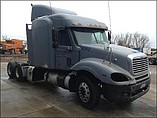 FREIGHTLINER COLUMBIA 120 Photo #2