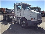 FREIGHTLINER CENTURY Photo #2