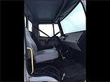 FREIGHTLINER FL70 Photo #9