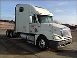 FREIGHTLINER COLUMBIA 120 Photo #2