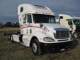 FREIGHTLINER COLUMBIA 120 Photo #2