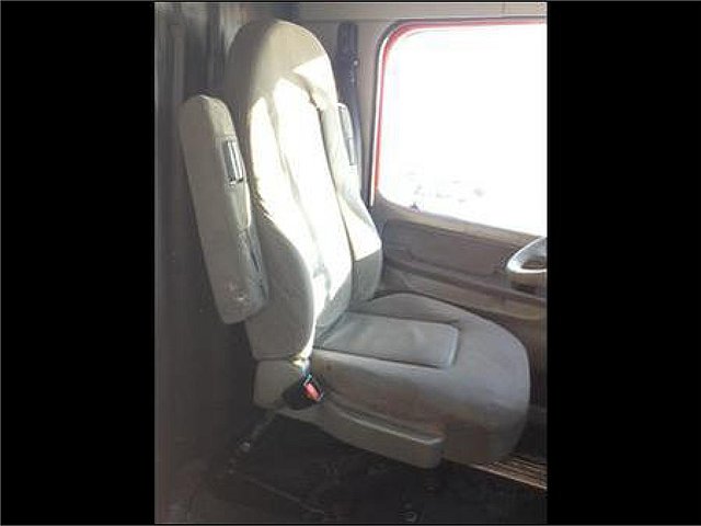 FREIGHTLINER COLUMBIA 120 Photo