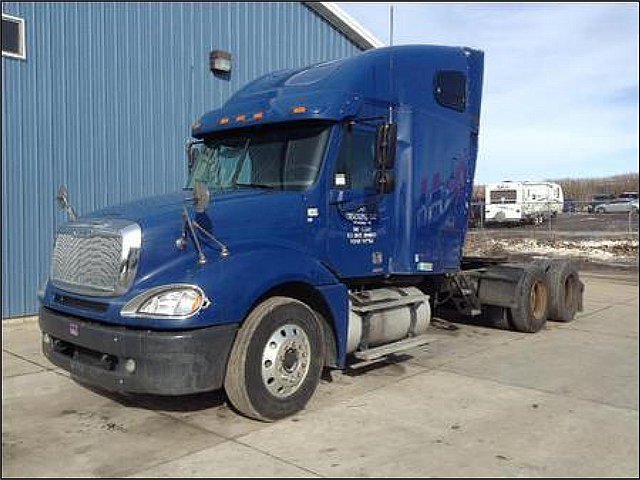FREIGHTLINER COLUMBIA 120 Photo