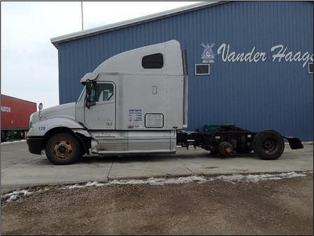 FREIGHTLINER COLUMBIA 120 Photo