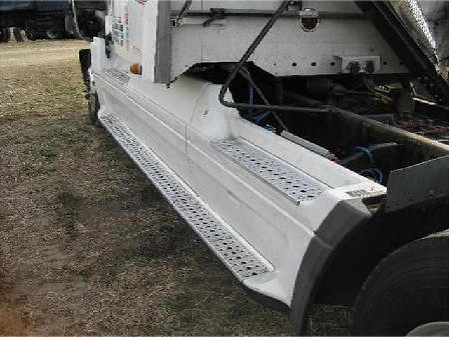 FREIGHTLINER COLUMBIA 120 Photo