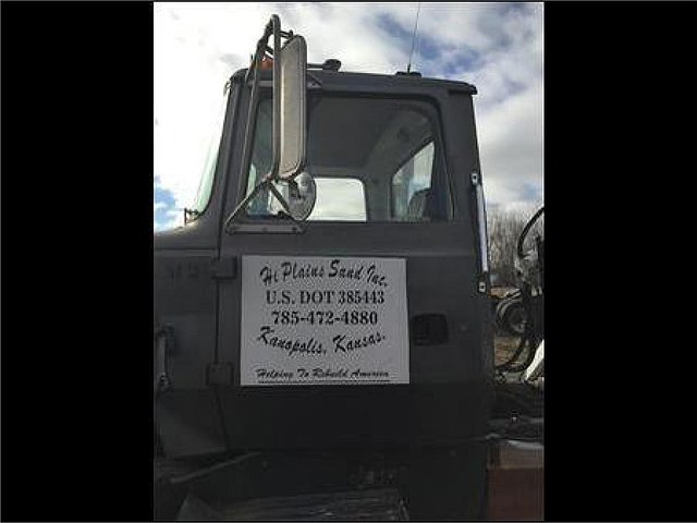 FORD LT8000 Photo