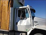 FREIGHTLINER FL106 Photo #2