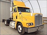 FREIGHTLINER FLD120 Photo #4