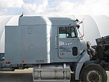 FREIGHTLINER FLD112 Photo #5