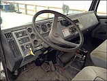 FREIGHTLINER FL60 Photo #3