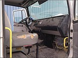 FREIGHTLINER FL70 Photo #3