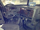 FREIGHTLINER C120-CENTURY Photo #8