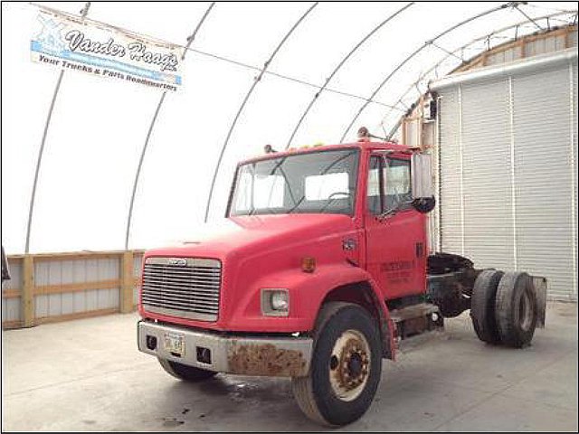 FREIGHTLINER FL70 Photo