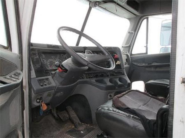 FREIGHTLINER COLUMBIA 112 Photo