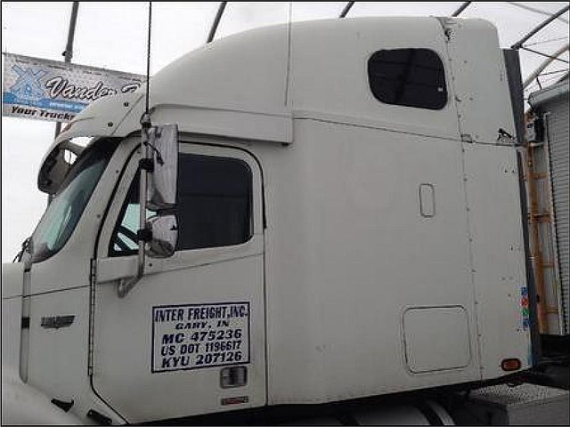 FREIGHTLINER COLUMBIA 120 Photo