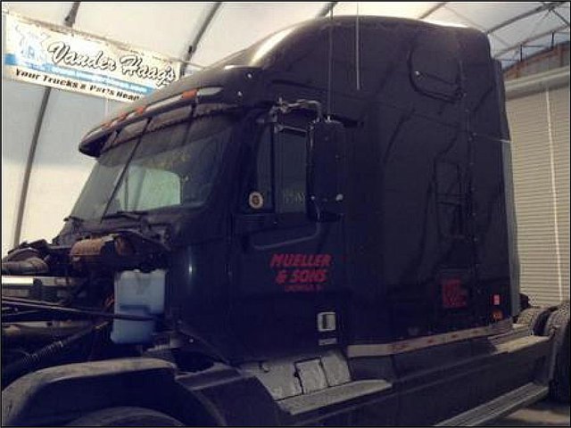 FREIGHTLINER C120-CENTURY Photo