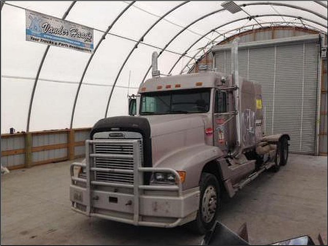 FREIGHTLINER FLD120 Photo