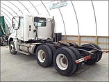 FREIGHTLINER COLUMBIA 120 Photo #3