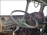 FREIGHTLINER FLC120 Photo #2