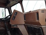 FREIGHTLINER FLC120 Photo #3