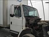 FREIGHTLINER FL70 Photo #3