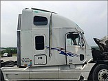 FREIGHTLINER COLUMBIA 120 Photo #2