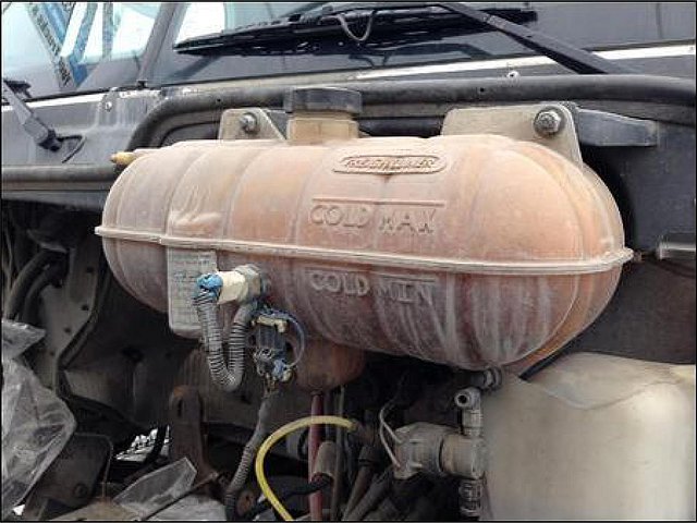 FREIGHTLINER COLUMBIA 120 Photo