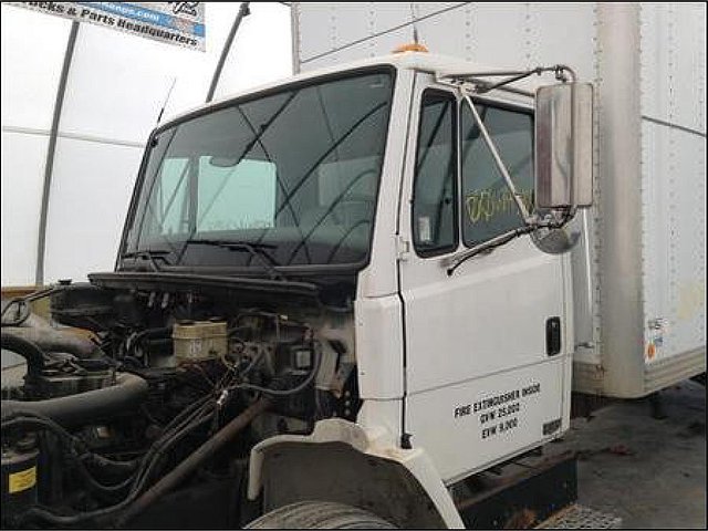 FREIGHTLINER FL60