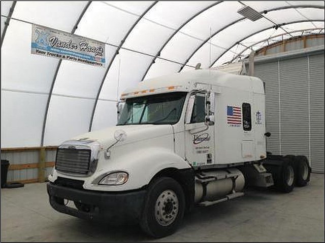 FREIGHTLINER COLUMBIA 120