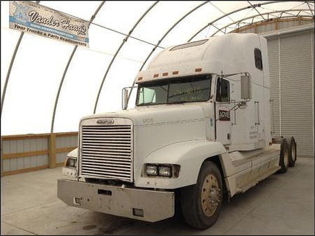 FREIGHTLINER FLD120 Photo
