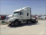 FREIGHTLINER COLUMBIA 120 Photo #2
