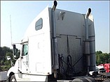 FREIGHTLINER COLUMBIA 120 Photo #2